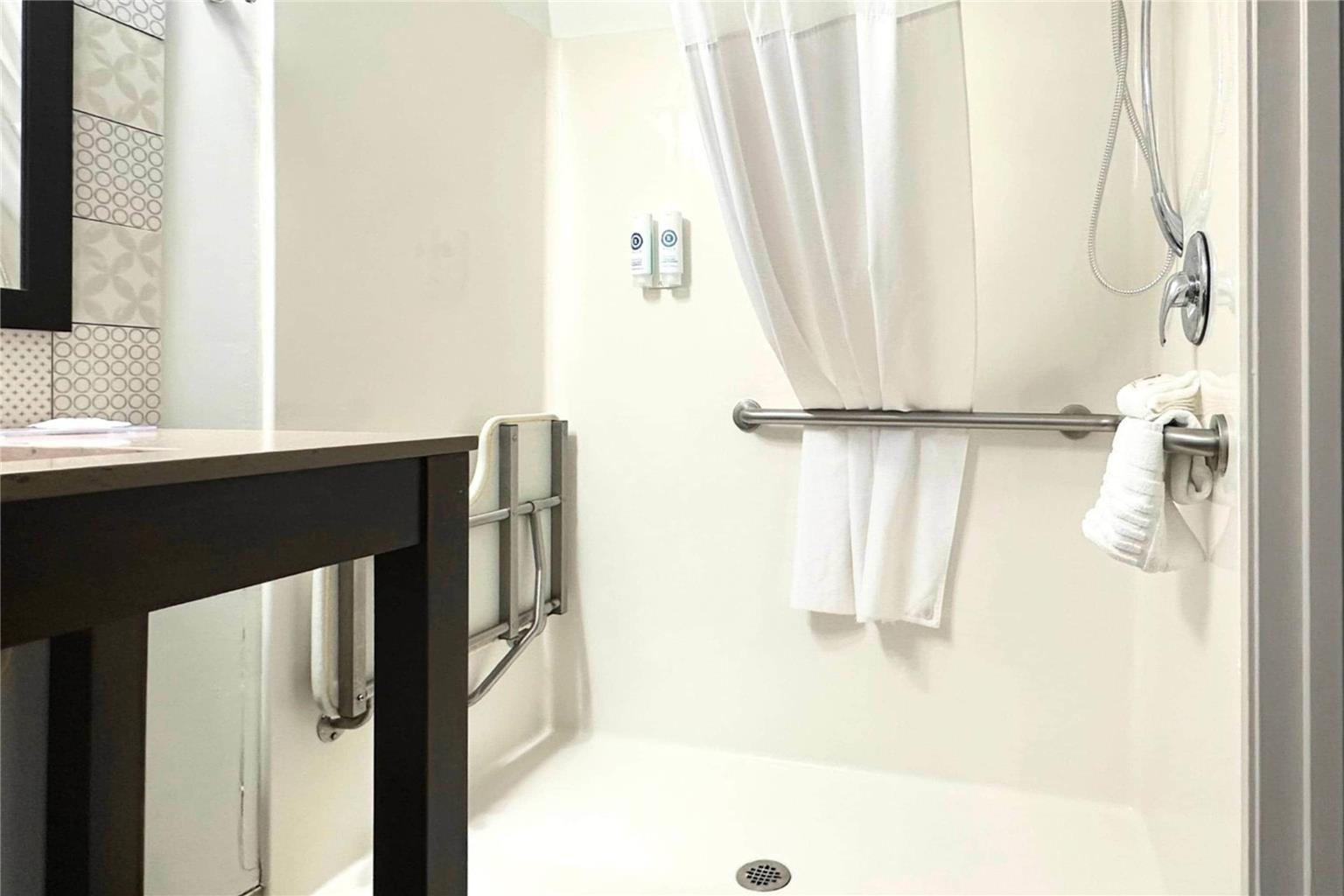 Comfort Inn & Suites Cartersville Emerson Lake Point - photo 14