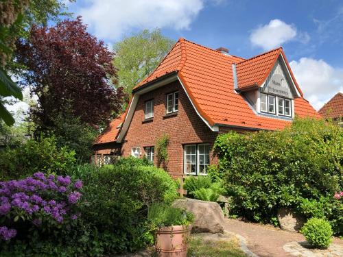Haus Friesenjungs — 4-Star Luxury Hotel in Sankt Peter-Ording, Germany