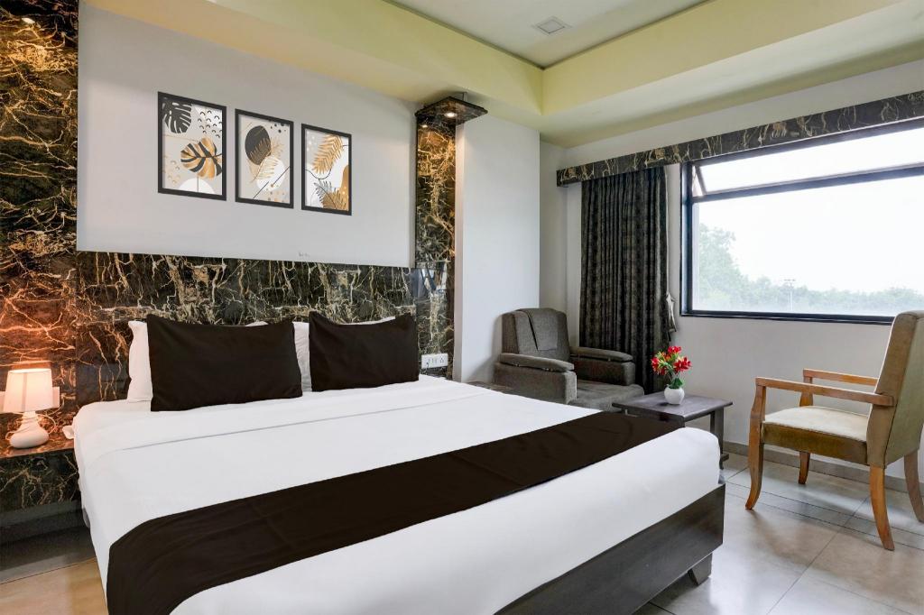 Super Townhouse Imperial Inn Hinjewadi — 4-Star Luxury Hotel in Pune, India