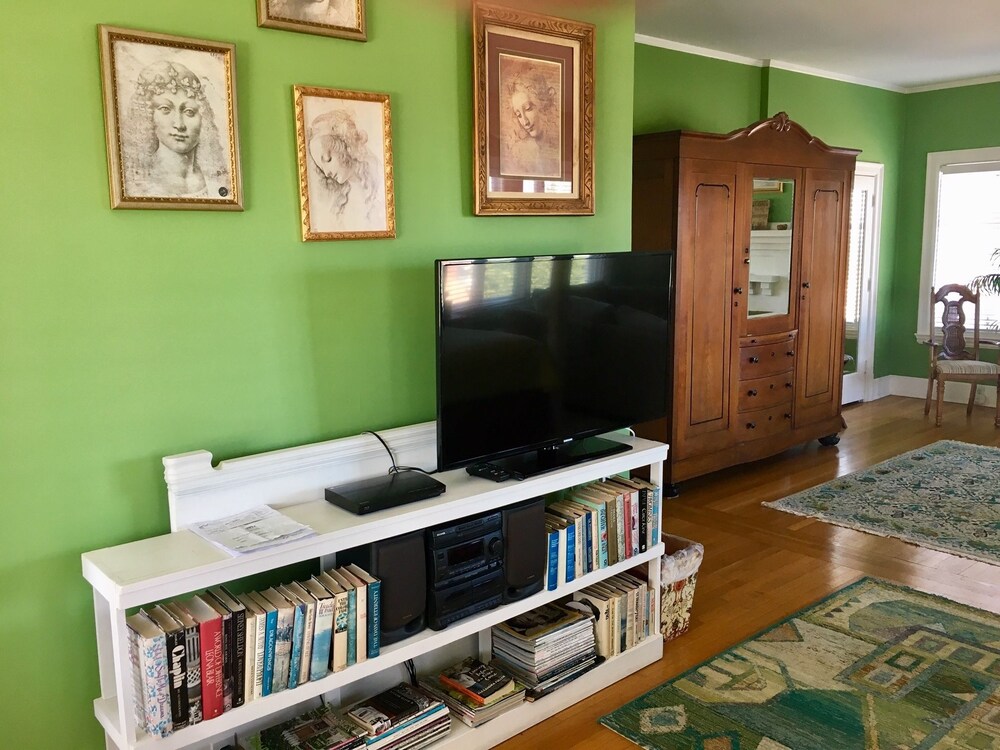 The Villa Bed & Breakfast - photo 26