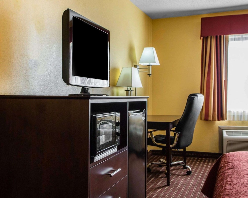 AmericInn by Wyndham Mosinee Central Wisconsin Airport - photo 41