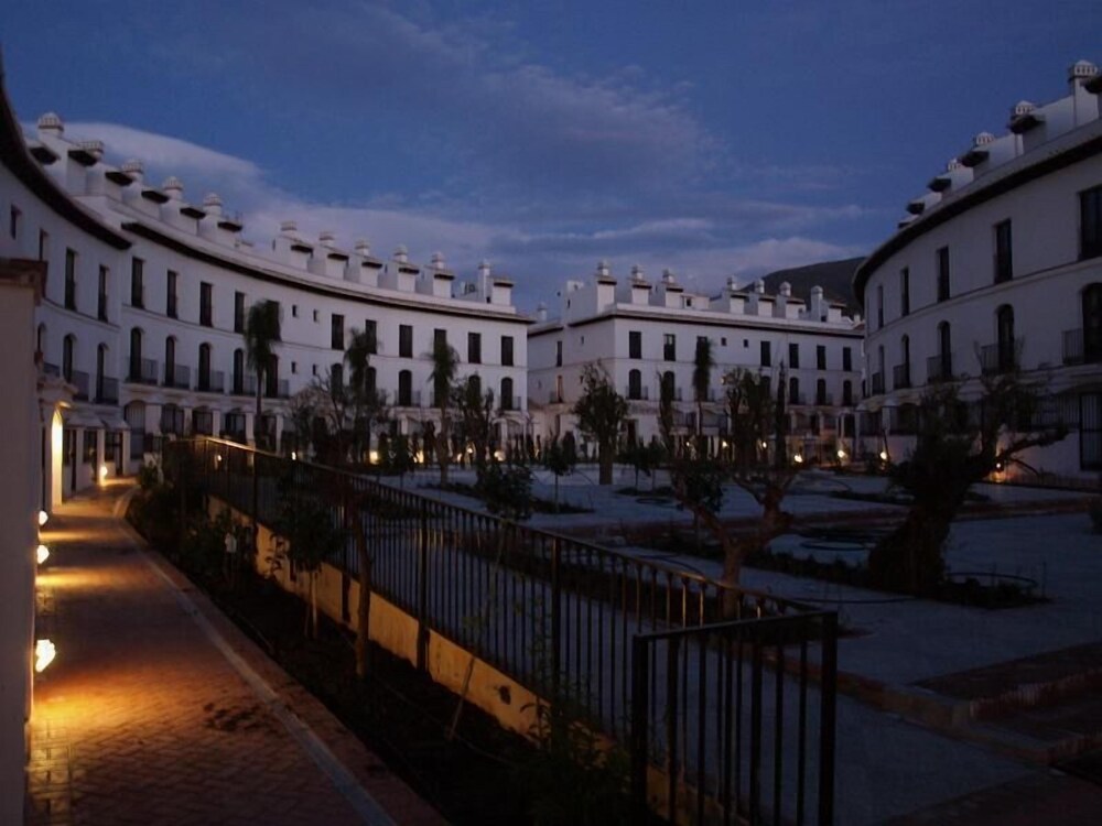 Velez Nazari — 4-Star Luxury Hotel in Velez De Benaudalla, Spain