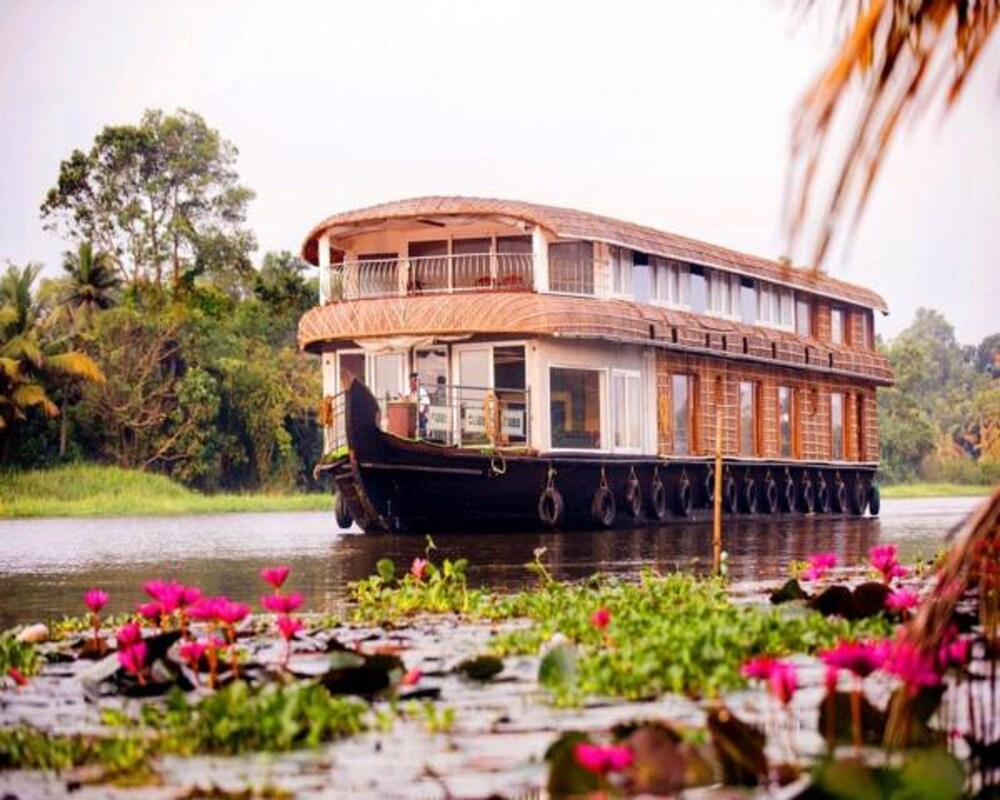 Lakeluxure in Alleppey, India
