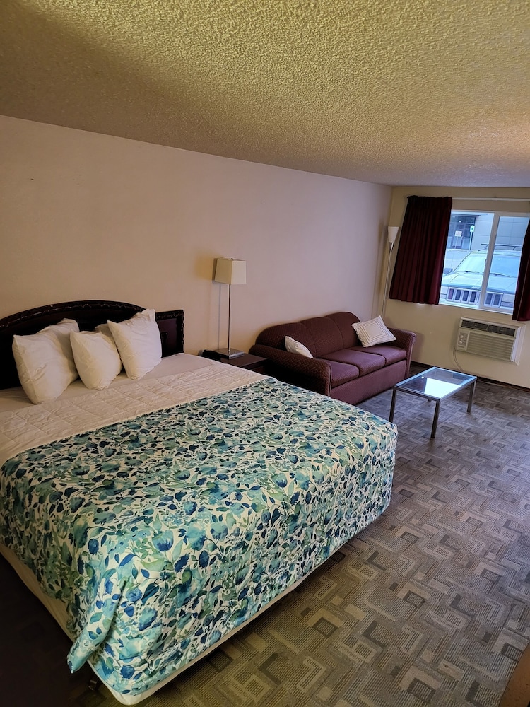 Smokey Point Motor Inn - photo 30