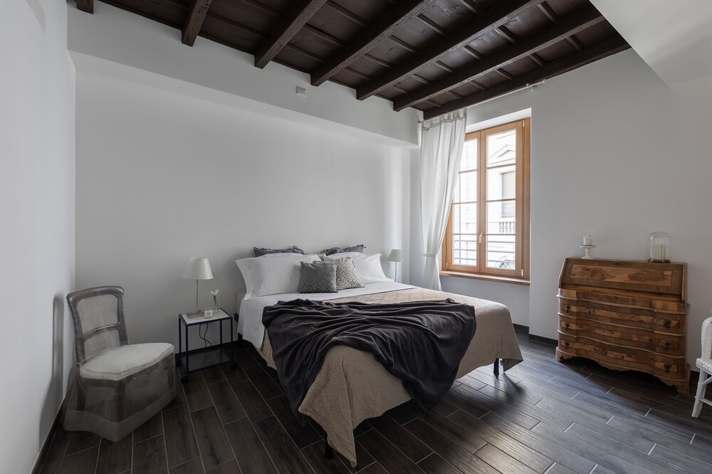 In Our Home by Holiday Solutions — 4-Star Luxury Hotel in Como, Italy