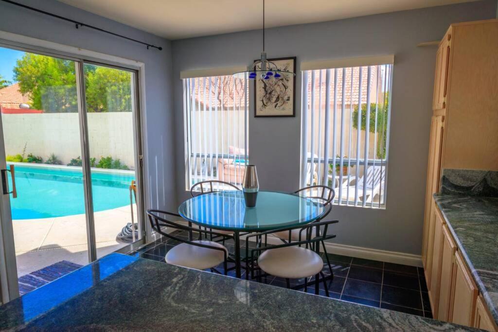 Luxury 1900 Sq Ft House Huge 46 Ft Pool & Hot SPA