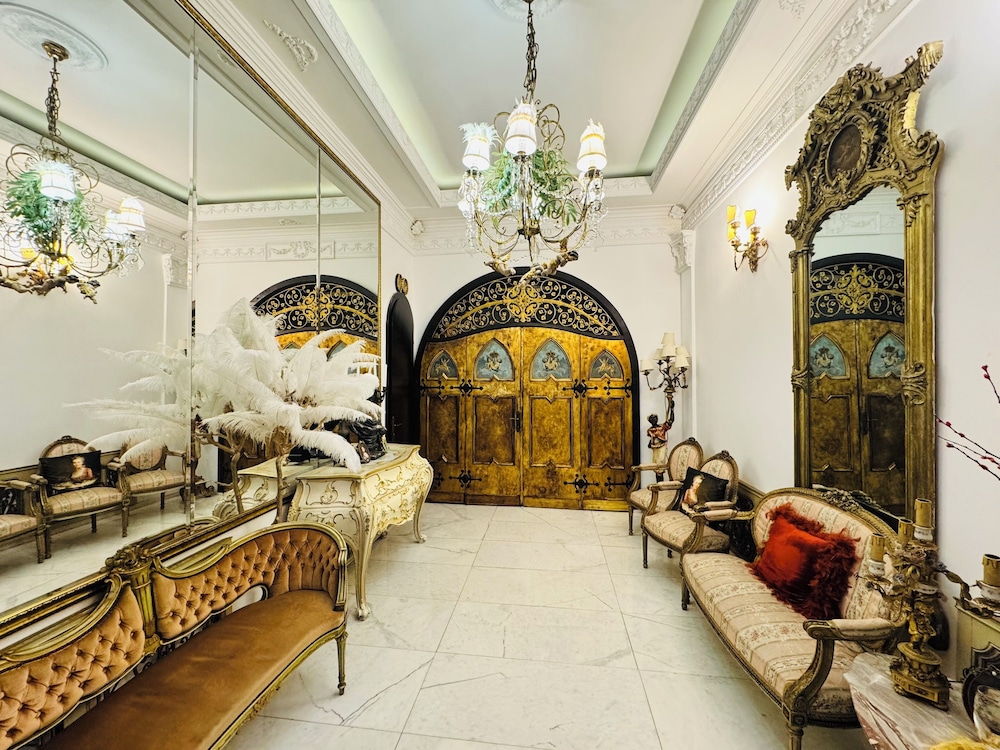 Conacul Coroanei Luxury Boutique — Bucharest — photo 3