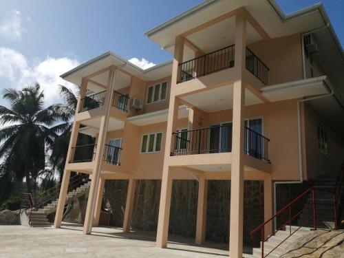 Jaidss Holiday Apartments 2 — 4-Star Luxury Hotel in Victoria, Seychelles