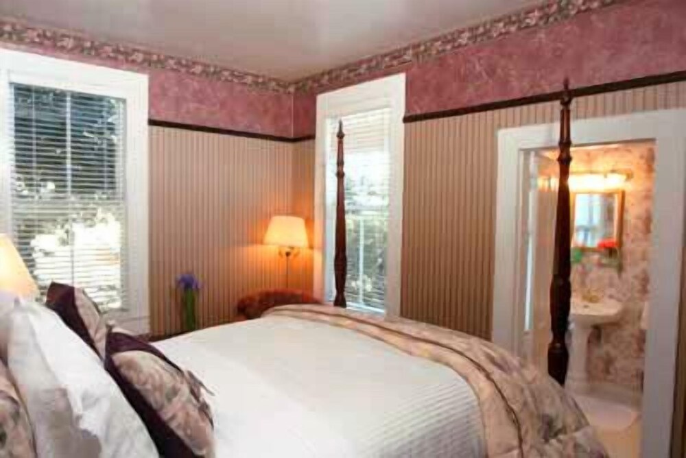 Nicholson House at Beaujolais - photo 5