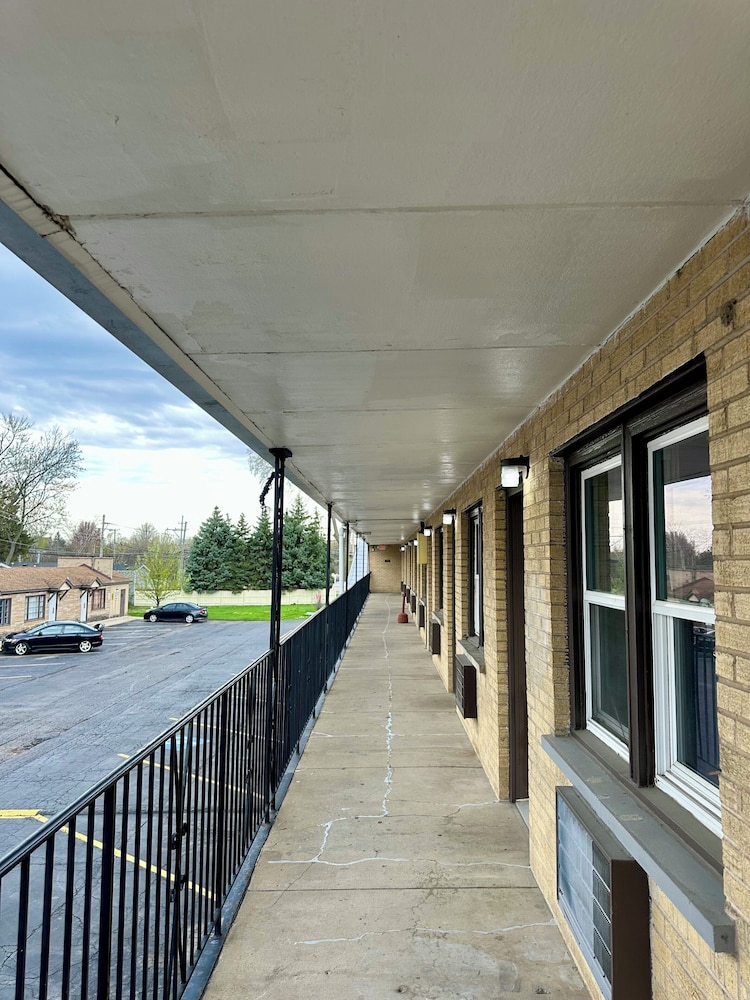 Des Plaines Motel By OYO O'Hare Airport Chicago - photo 38