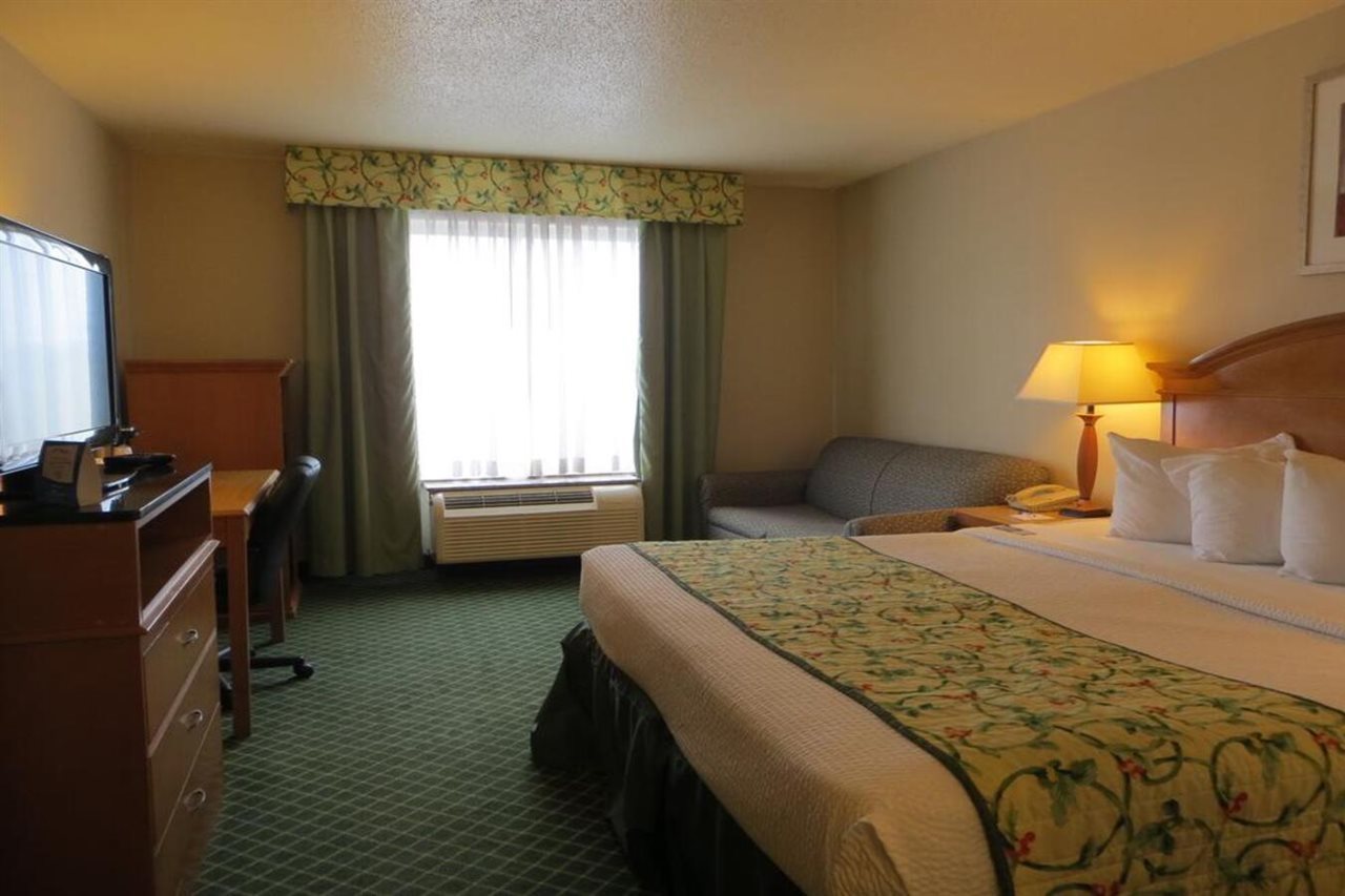 Baymont by Wyndham Kalamazoo East - photo 17