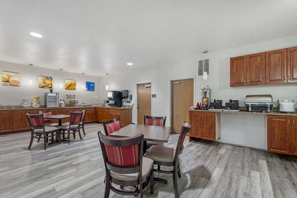 Comfort Suites Lake Geneva East - photo 29