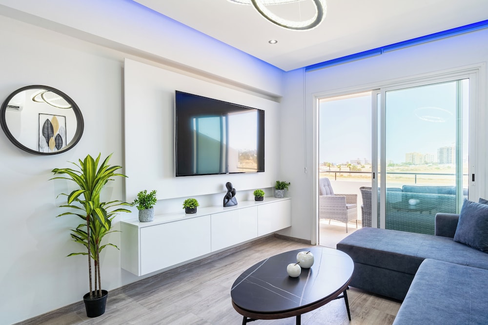 Olympus Stylish 2 BR Apt in Larnaca — 4-Star Luxury Hotel in Larnaca, Cyprus