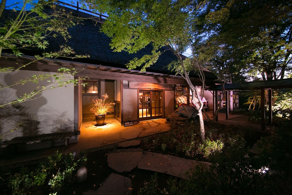 Shukubo Kawaseminoshou The Kingfisher resort — 4-Star Luxury Hotel in Taketa, Japan