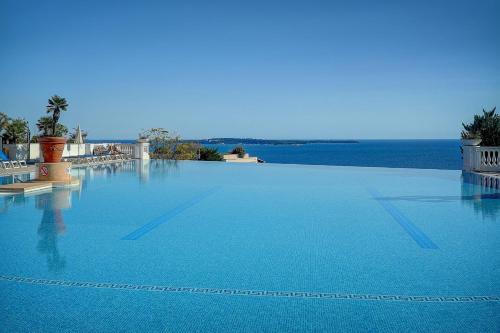 IMMOGROOM 2 Rooms Renovated Pool Air conditioning Parking Wifi — 4-Star Luxury Hotel in Cannes, France