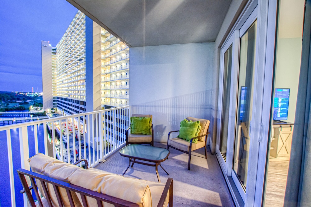 Laketown Wharf Resort by Aneliya's Rentals - photo 697