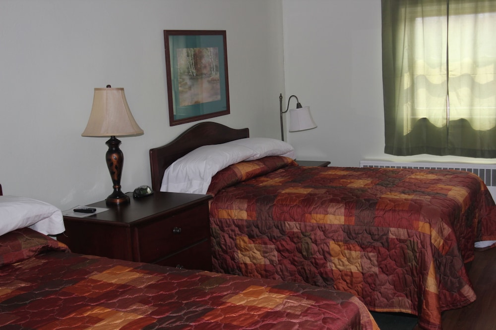 The Evergreen Motel - photo 30