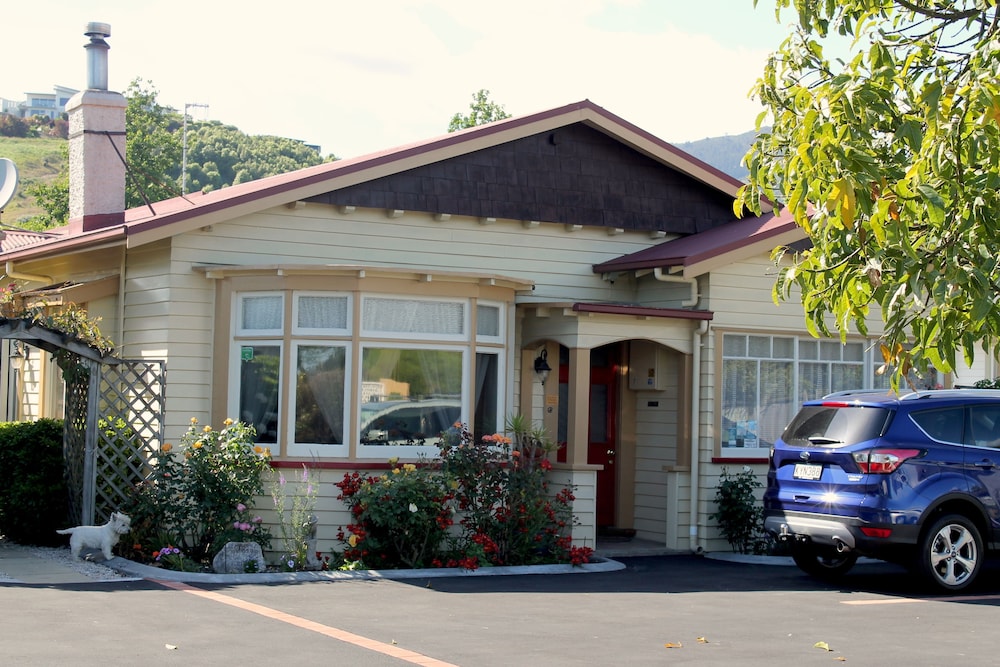 Ambleside Luxury Bed & Breakfast — 4-Star Luxury Hotel in Nelson, New Zealand