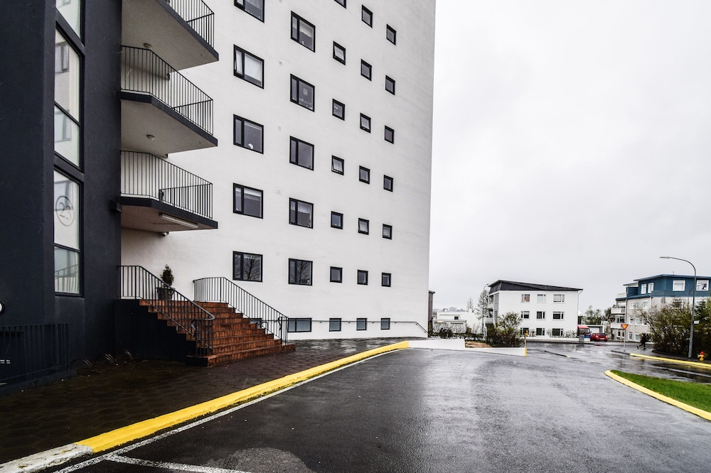 Apartment S23