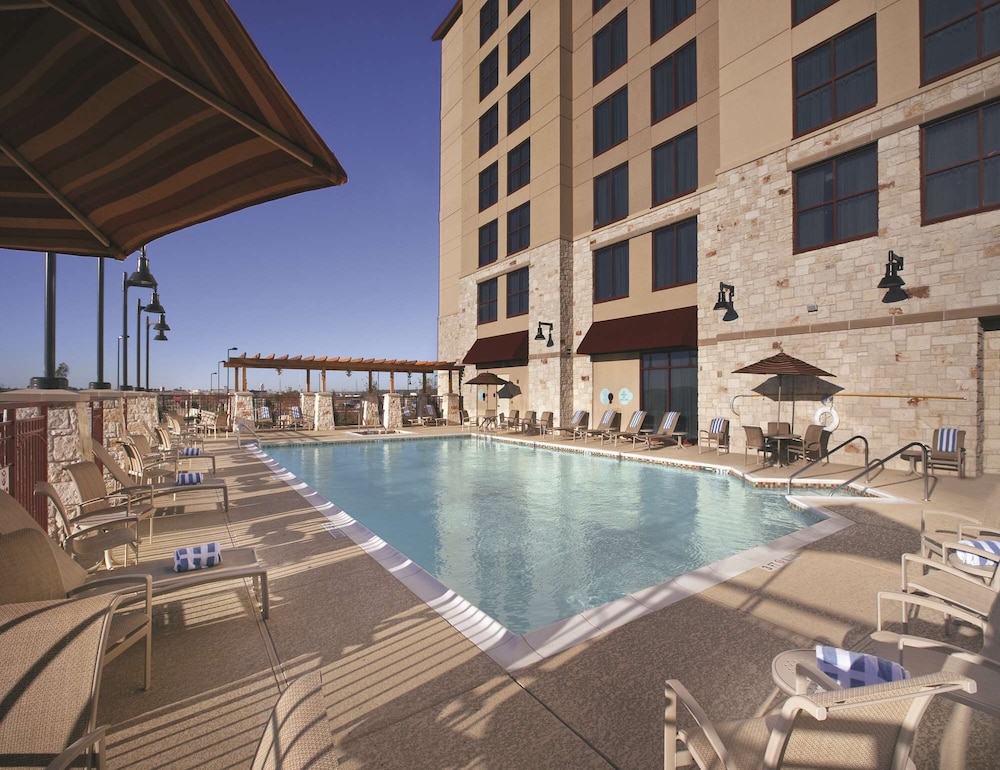 Embassy Suites by Hilton San Marcos Hotel Conference Center - photo 34