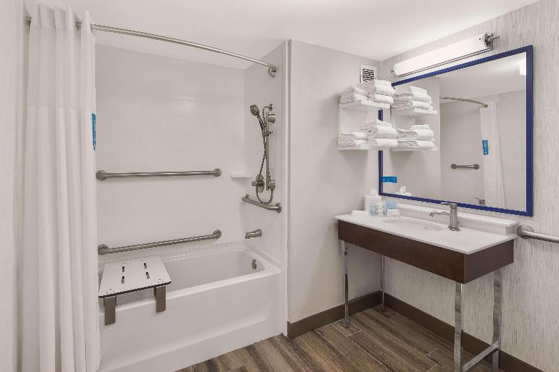 Hampton Inn Lagrange near Callaway Gardens - photo 34