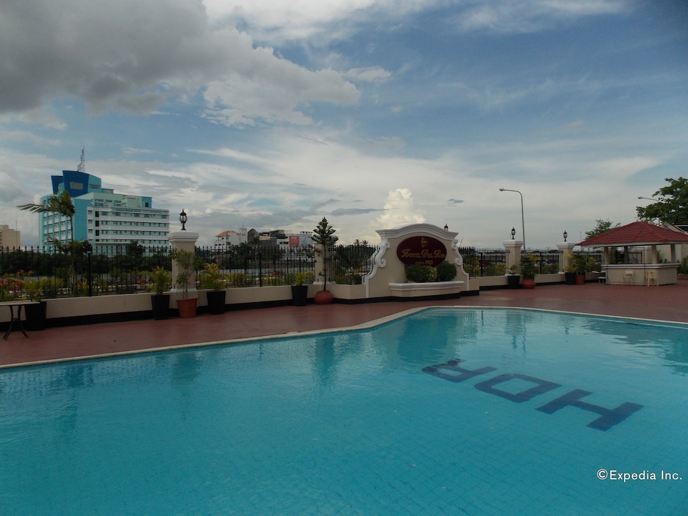 Hotel Del Rio - carbon neutral hotel in Iloilo