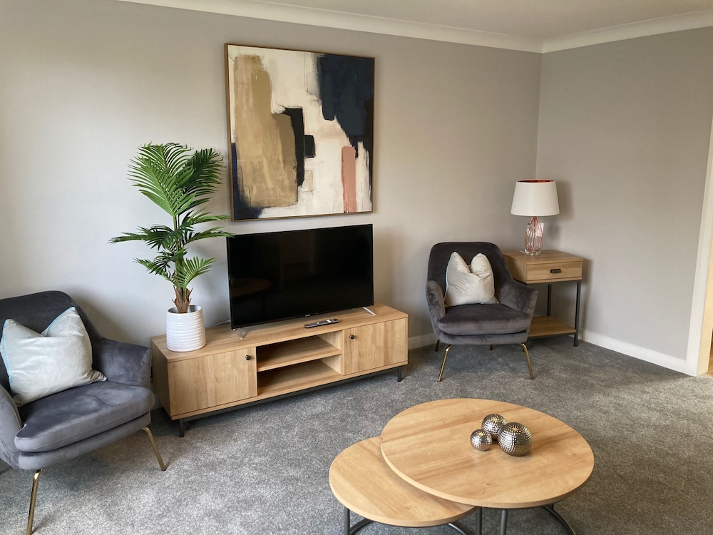 Leeward House Donnini Apartments — 4-Star Luxury Hotel in Ayr, United Kingdom