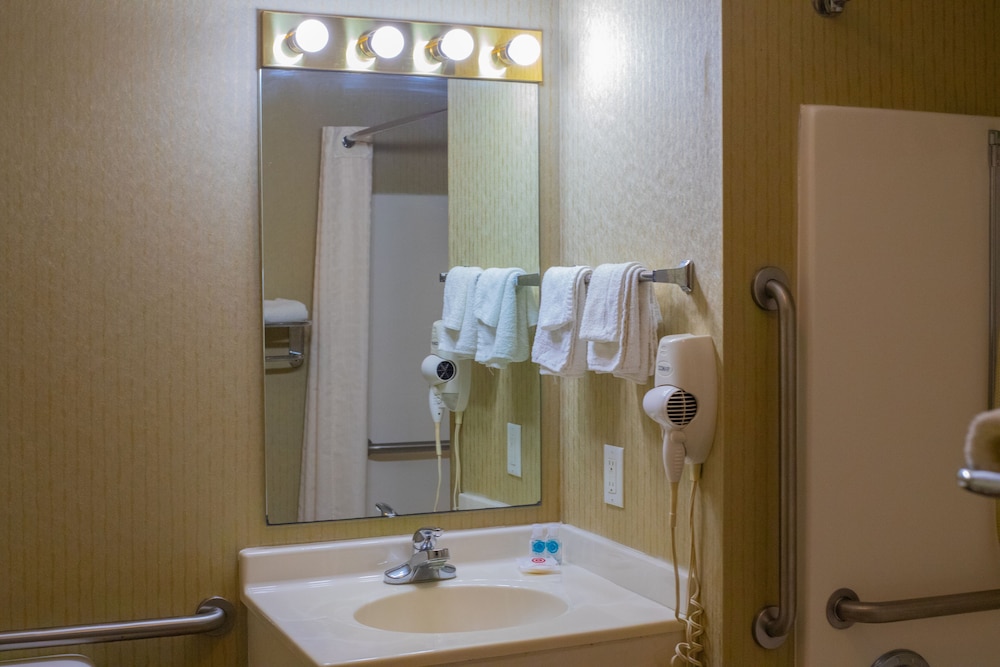 Colfax Inn - photo 37