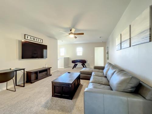 Solterra Resort Davenport FL Clubhouse Area 7 Bedroom 6 Bath Home with Private Pool Spa Lazy River 20 min from Disney - photo 34