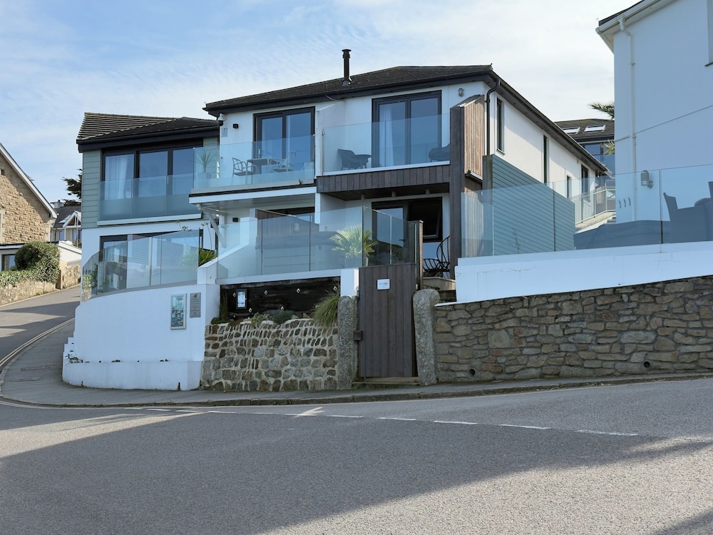 Bayvista — 4-Star Luxury Hotel in St Ives, United Kingdom