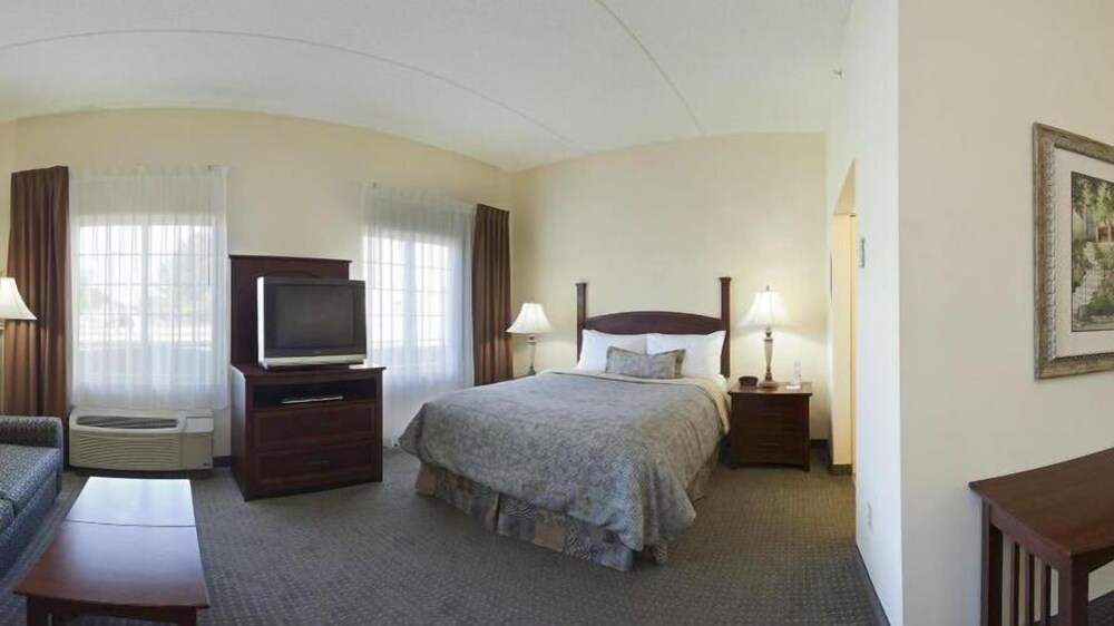 Staybridge Suites Cleveland Mayfield Heights Beachwood by IHG - photo 3