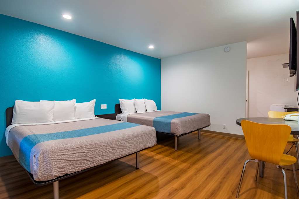 Motel 6 San Bernardino CA Downtown - photo 16