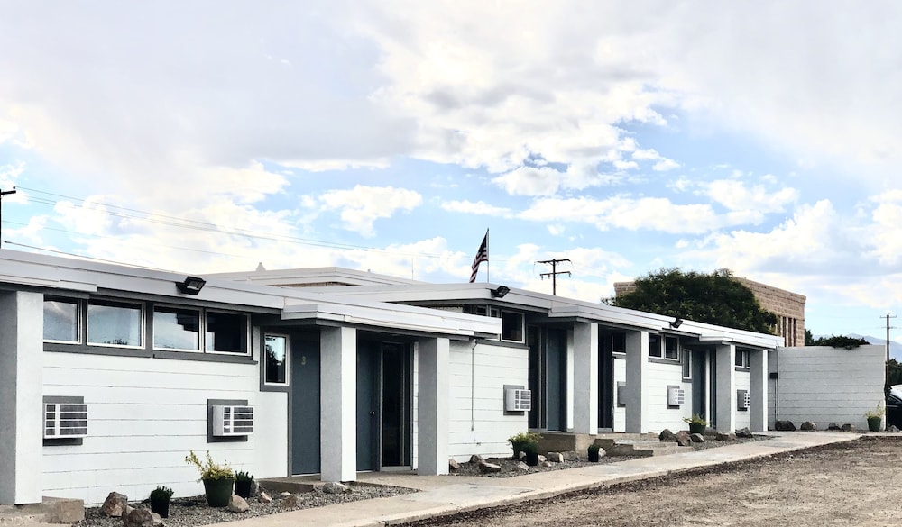 Blue Sage Inn & Suites — hotel in Blanding