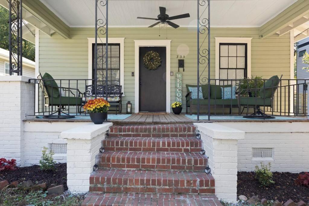 Historic Cherry Bungalow House Midtown — 4-Star Luxury Hotel in Charlotte, United States