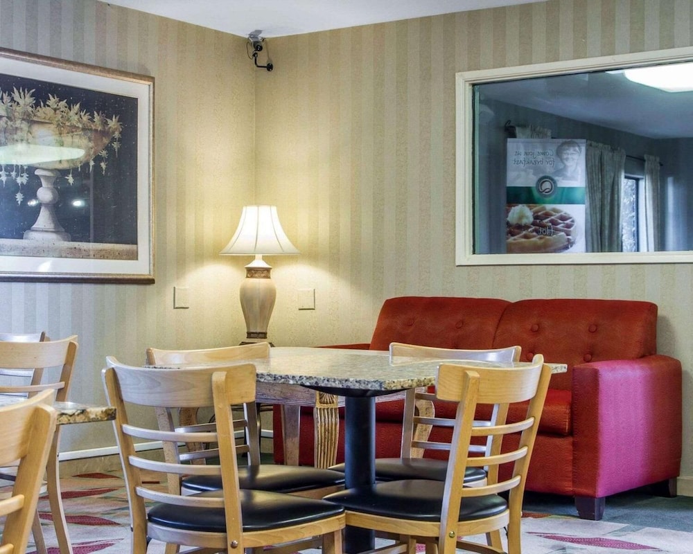Quality Inn Oakland - photo 17