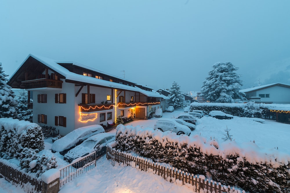 Garni Niederbacher in Campo Tures, Italy