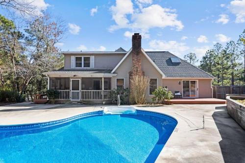 Southern Pines Getaway with Pool & Movie Theater — hotel in Southern Pines