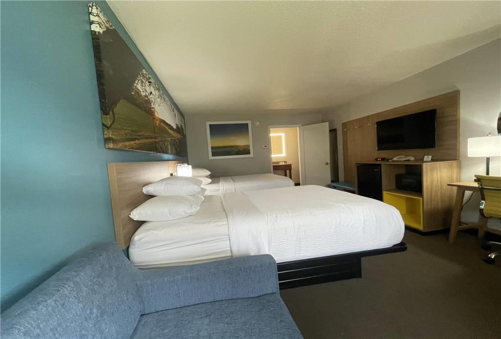 Days Inn & Suites by Wyndham York - photo 9