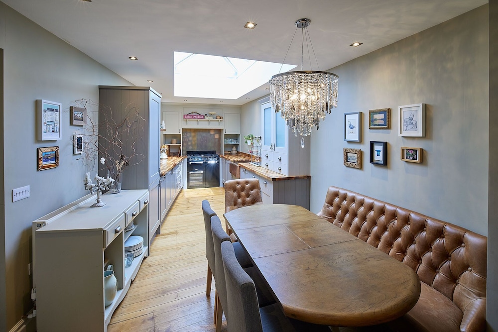 Host & Stay Isla House
