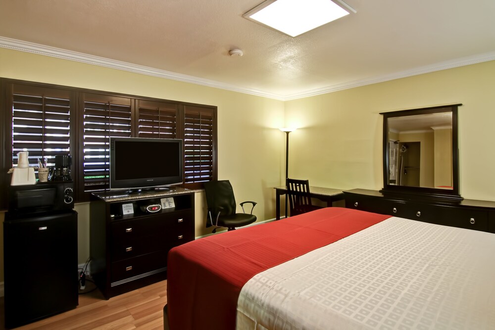 Pacific Inn of Redwood City - photo 17