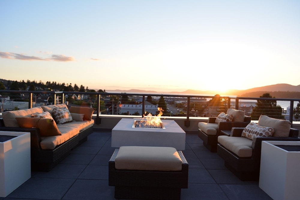 Majestic Inn & Spa - photo 99