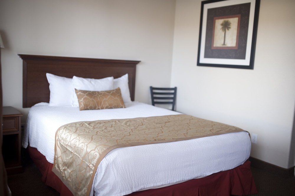 St. George Inn & Suites - photo 18