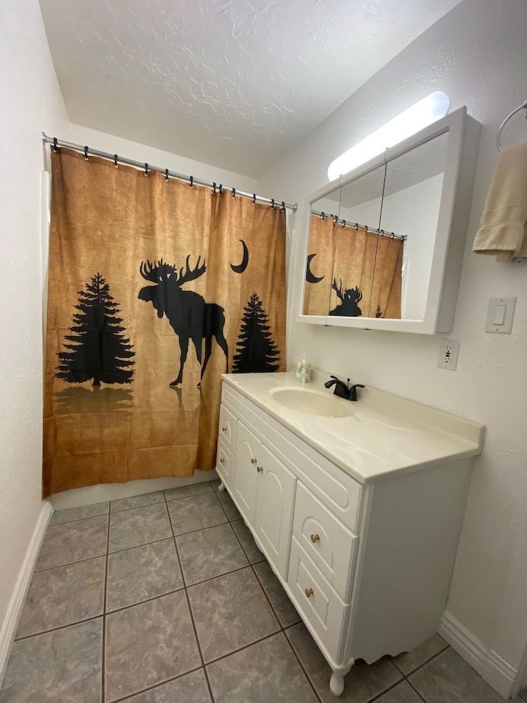 The Snuggle Inn - photo 72
