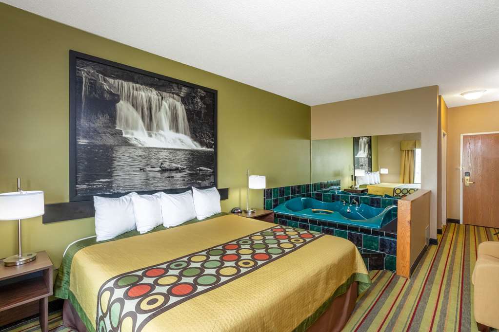 Super 8 by Wyndham Goshen - photo 15