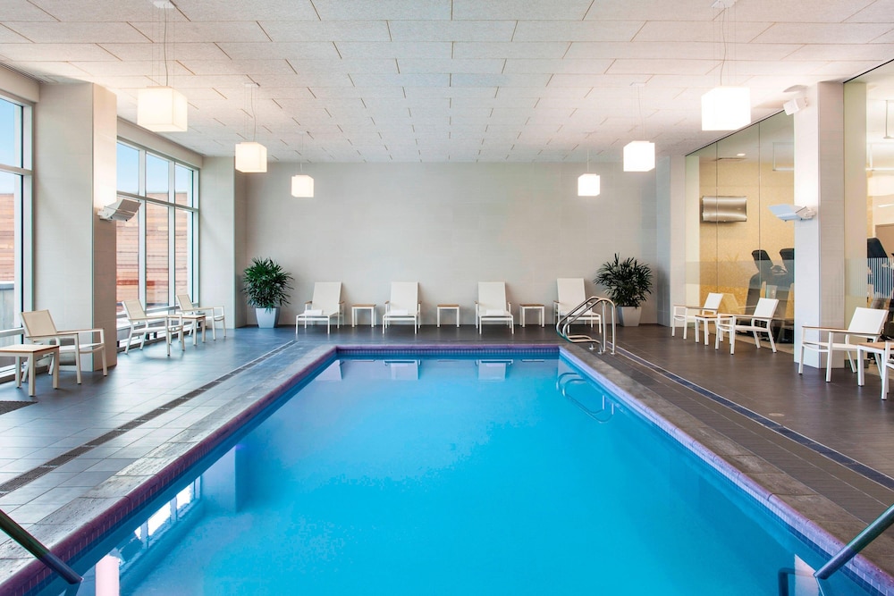 Element Boston Seaport District - photo 2