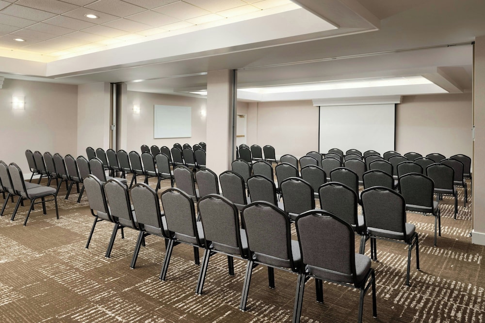 Courtyard by Marriott Pasadena Old Town - photo 70