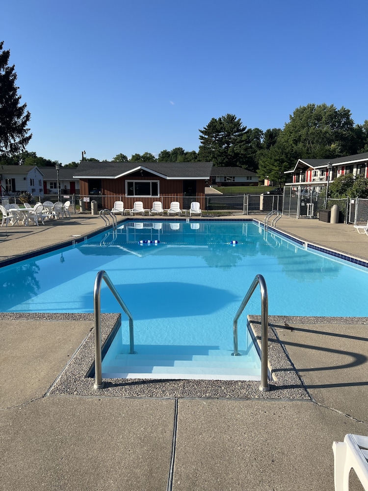 All Star Inn & Suites - photo 375