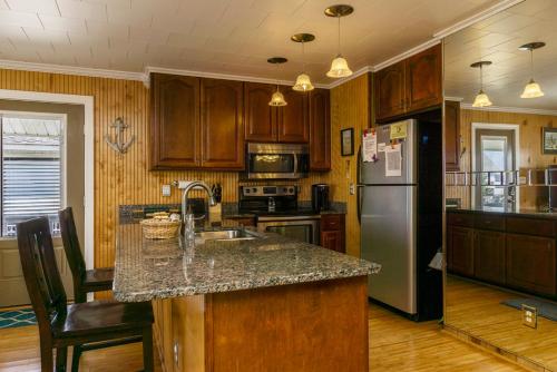 Footprints In The Sand by Oak Island Accommodations - photo 40