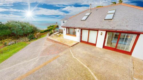 Woolacombe Combesgate Hideaway - carbon neutral hotel in Unknown City