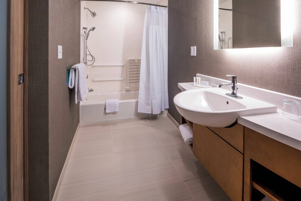 SpringHill Suites by Marriott Fishkill - photo 11